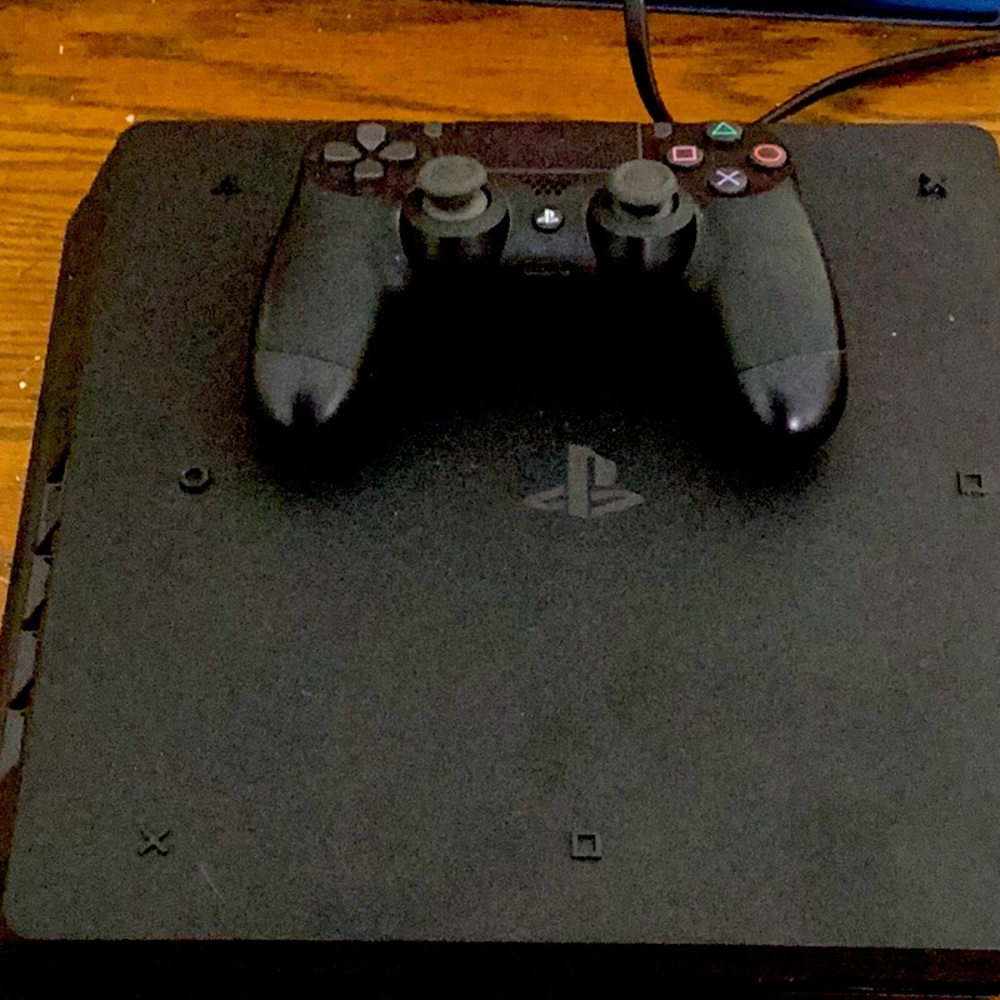 PS4, Sony, Black